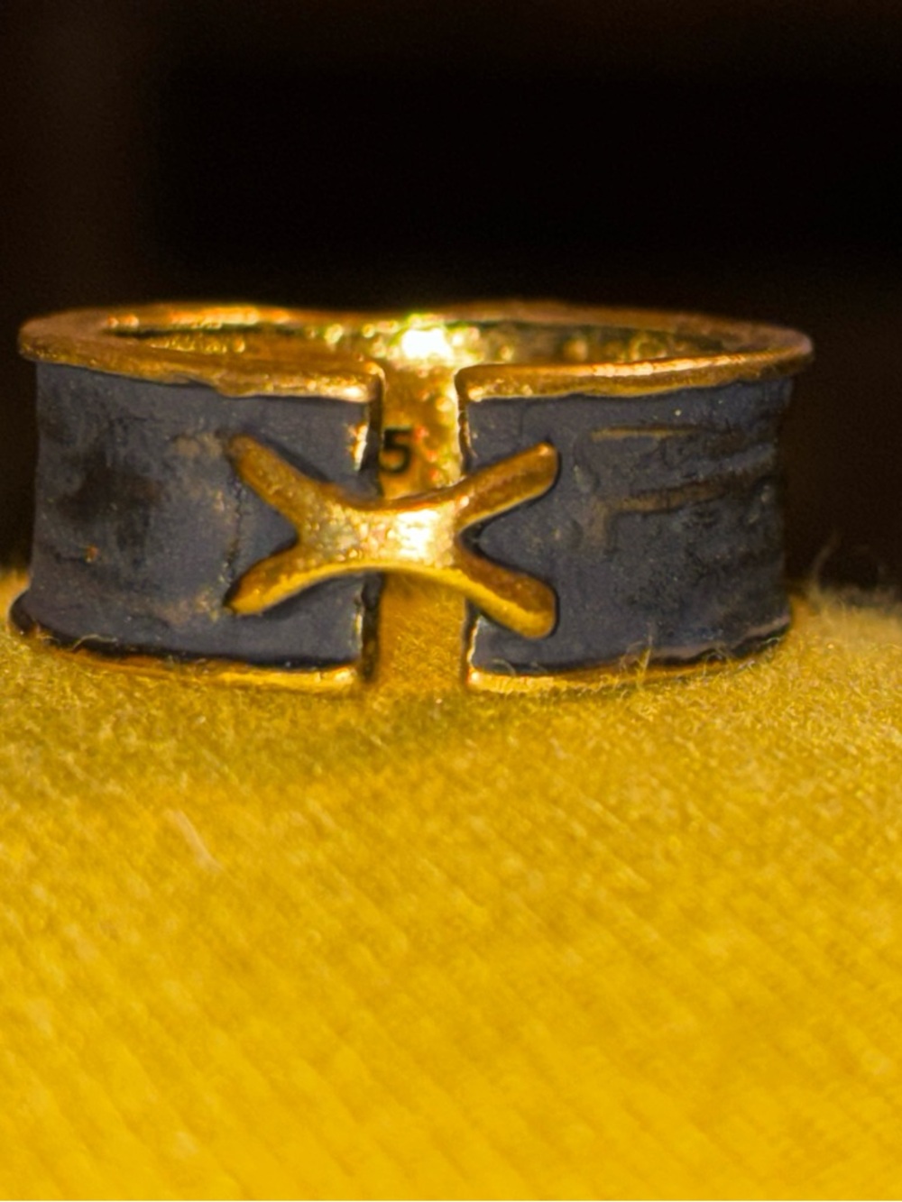 Size 7.5 Gold & Navy Accent Ring-beautiful in person